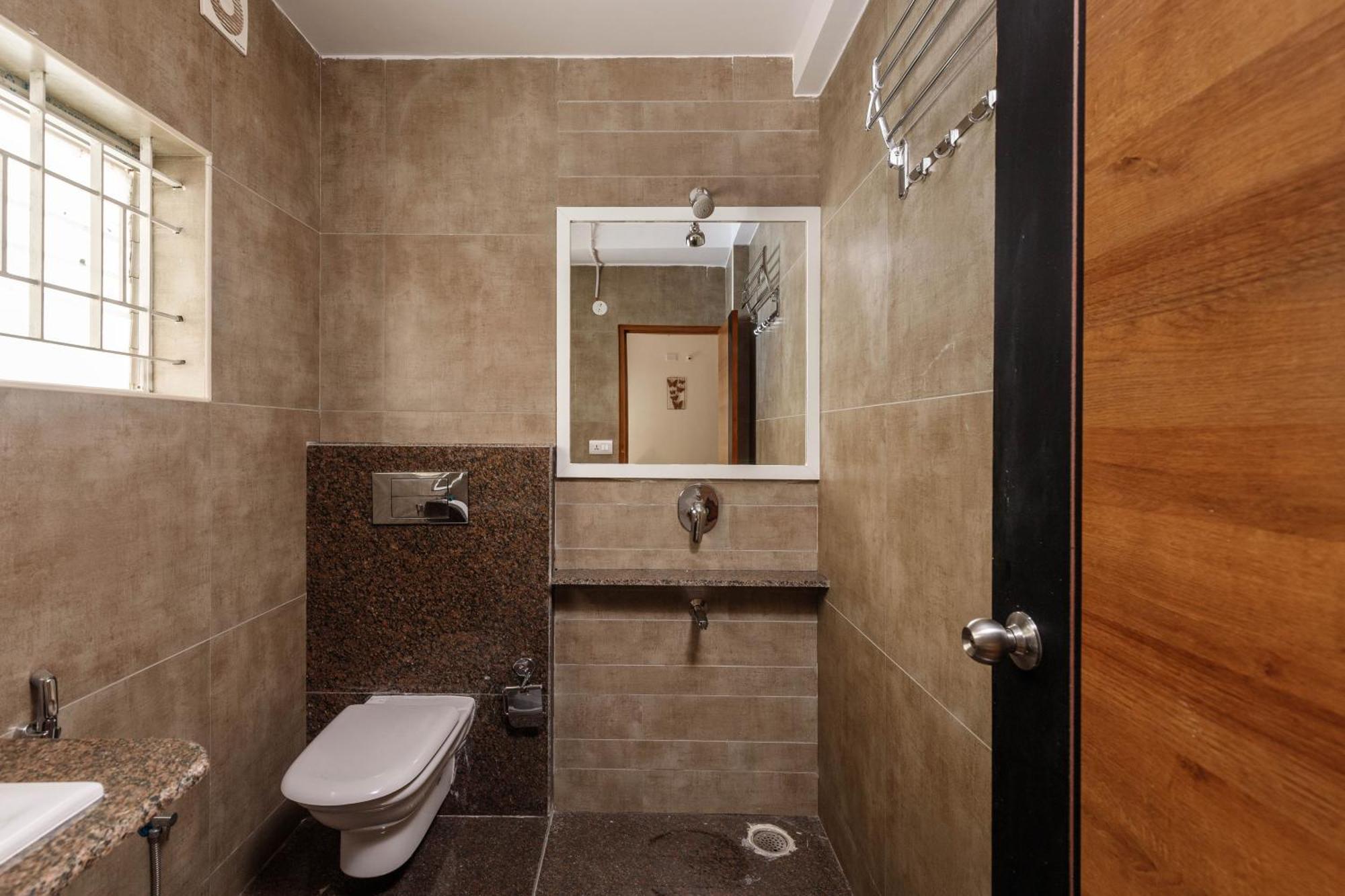 Classic Heights Serviced Apartments, Near Iim Bangalore, Buitenkant foto